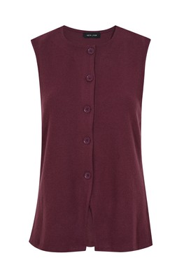 New Look Burgundy Soft Touch Ribbed Crew Neck Waistcoat £19.99, €25.99
