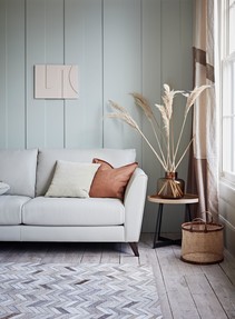 https://dc-42351dc5a6b3.prshots.es/contents/archives/194/254/images/thumb350x287_auto/Furniture-Village-Oceano-3-Seater-Leather-Sofa-1195-Nordic-Lamp-_501d6_thumb.jpg