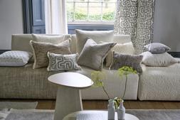 CUSHION SELECTION