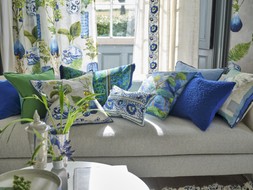 CUSHION SELECTION