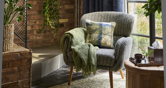 https://dc-42351dc5a6b3.prshots.es/contents/archives/2320/1155/images/cropThumb/CRI_6a268a938e423prshots_dunelm-salvage_yard_aw26-ref2358849_thumb.jpg