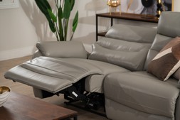 Pearson Grey Leather 3 Seater Electric Recliner Sofa RRP €3199 (NOW €1549)