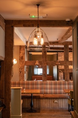 XXL Ledbury 3-way centre at New Inn