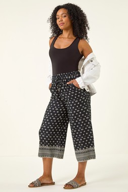 Roman Petite Black Border Print Cropped Trouser