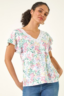 Roman Floral Lace Textured Top