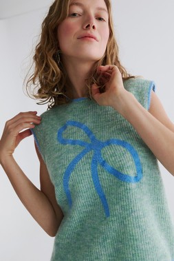 Oliver Bonas Soft Green Bow Tank £55 - Oliver Bonas Green Relaxed Peg Trouser £65 (7)