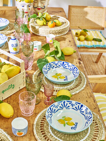 https://dc-42351dc5a6b3.prshots.es/contents/archives/329/362/images/thumb350x287_auto/oliver-bonas_lemon_ceramics_245_thumb.jpg