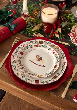 0601 2072750 B&M AW26 Timeless Tradition Dining Cameo02 Crop