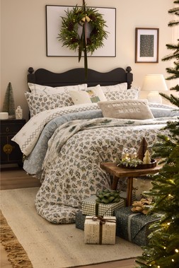 0805 2072750 B&M AW26 ALPINE CHARM BEDROOM 1
