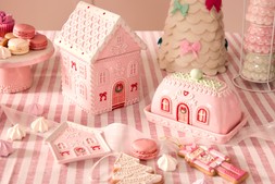 B&M AW26 SWEET SNOWFALL CAMEO 1