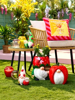 B&M GARDEN SS26 // FRUITS - 8 WEEK ONLY // SOLAR FRUITS GLASS LANTERN £3.50 EACH // SOLAR FRUIT HEAD GONKS WITH CRACKLE BALL £6 EACH // GLASS STRAWBERRY & LEMON CANDLE £6 EACH //