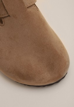 Brown Closed Toe Flat Sandals
