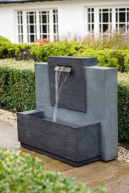 LARGE OUTDOOR CONTEMPORARY WATER FEATURE CEMENT H71CM W80CM &pound;599.99