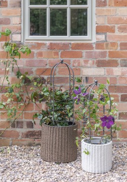 OUTDOOR POT PLANT SUPPORT ZINC H64CM D26CM &pound;34.99