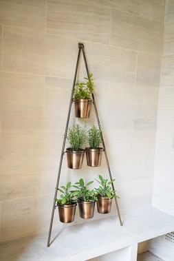 OUTDOOR VERTICAL GOLD METAL WALL PLANT STAND WITH PLANTERS &pound;99.99