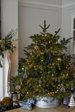 Cut Out Mistletoe Tree Skirt Galvanised &pound;64.99