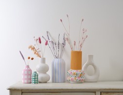 Ceramic Reeded Vase 10cm x 17.5cm £5.50