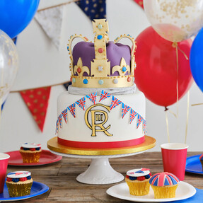 https://dc-42351dc5a6b3.prshots.es/contents/archives/3746/1580/images/thumb350x287_auto/hobbycraft_how-to-make-a-coronation-cake-project_thumb.jpg
