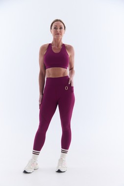 ELEVATE Sports bra £45 & ELEVATE Leggings £80 & Ultimate Grip Stripe Slouch Socks £12.00