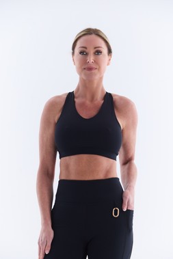 ELEVATE Sports bra £45 & ELEVATE Leggings £80 & Ultimate Grip Stripe Slouch Socks £12.00