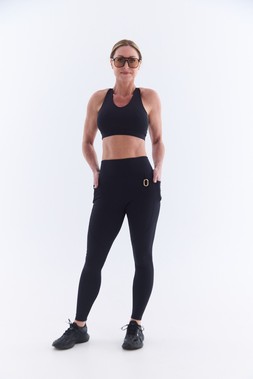 ELEVATE Sports bra £45 & ELEVATE Leggings £80 & Ultimate Grip Stripe Slouch Socks £12.00