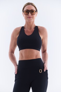 ELEVATE Sports bra £45 & ELEVATE Leggings £80 & Ultimate Grip Stripe Slouch Socks £12.00