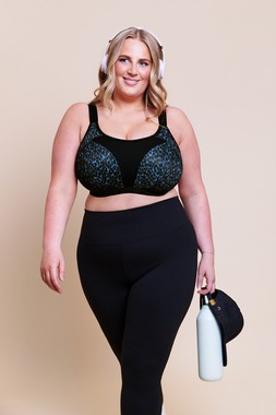 EVERYMOVE WIRED SPORTS BRA £48.00 €73.00 CAD96.00 AUD105.95. - Available from December