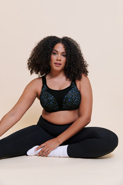 EVERYMOVE WIRED SPORTS BRA £48.00 €73.00 CAD96.00 AUD105.95. - Available from December