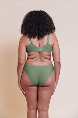Smoothie Lace Sage Green Bra £38 €60 CAD $87 AUS $91.95, Brazilian £16 €26 CAD $30 AUS $32.95 13