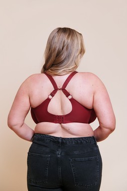 Smoothie Spacer Bra Deep Red £42 €66 CAD $92 AUS $96.95 12