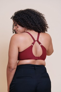Smoothie Spacer Bra Deep Red £42 €66 CAD $92 AUS $96.95 6