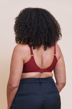 Smoothie Spacer Bra Deep Red £42 €66 CAD $92 AUS $96.95 5