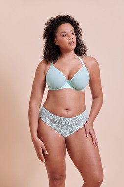 Smoothie Spacer Bra UKP 42, USD 74, CAD 92, EU 62, AUD 96.95, Lovelace Brief Pale Mint UKP 17, USD 35, CAD 40, EU 26, AUD 40 7