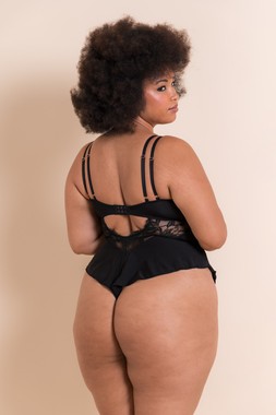 EMBRACE STRETCH LACE TEDDY