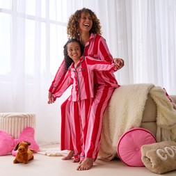 https://www.onlinehomeshop.com/ohs-kids-candy-stripe-button-through-pyjama-set-pink