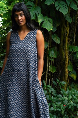 Easy-fit Organic Cotton Summer Dress in Midnight & Putty