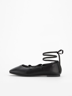 WNY7V The Very Collection Wide Fit Laced Ghillie Ballet Flat Shoe £25
