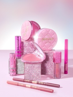 PRIMARK MP LIP CONTOUR £2.50, €3.00, 480.00 CZK, 920.00 PLN, 15.00 RON PRIMARK MP BLUSH £4.00, €4.50, 750.00 CZK, 150.00 PLN, 22