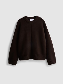 PRIMARK PRESENTS BY COLEEN CREW NECK JUMPER, £16, €18, $22, RON90, PLN80, CZK470