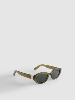 PRIMARK PRESENTS BY COLEEN METAL DETAIL OVAL SUNGLASSES, £5, €6, $9, RON30, PLN26, CZK155