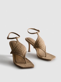 PRIMARK PRESENTS PAU ECHE STUDDED WHIPSTITCH DRESSY SANDAL, £20, €22, $27, RON110, PLN95, CZK570, HUF8000