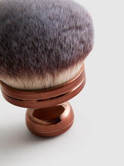 PRIMARK PRO BR BODY BRONZING BRUSH £5.00, €6.00, 100.00 CZK, 190.00 PLN, 30.00 RON 3