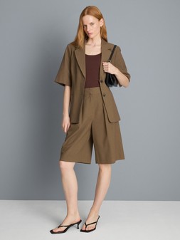 PRIMARK WOVEN BERMUDA, £16, €18, $25, RON90, PLN80, CZK470