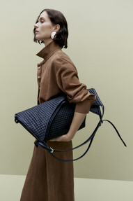 https://dc-42351dc5a6b3.prshots.es/contents/archives/98/201/images/thumb350x287_auto/marks_amp_spencer_faux-leather-tote-bag-45_1_74a1f_thumb.jpg