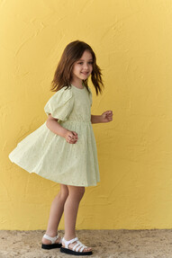 https://dc-42351dc5a6b3.prshots.es/contents/archives/98/201/images/thumb350x287_auto/marks_amp_spencer_ms-kidswear-ss24_thumb.jpg